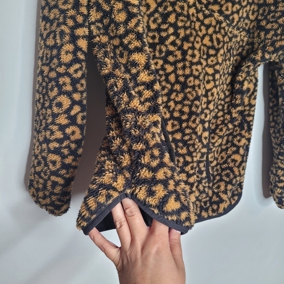 Teddy Leopard Print Zip Pullover Sweater - Picture 10 of 15
